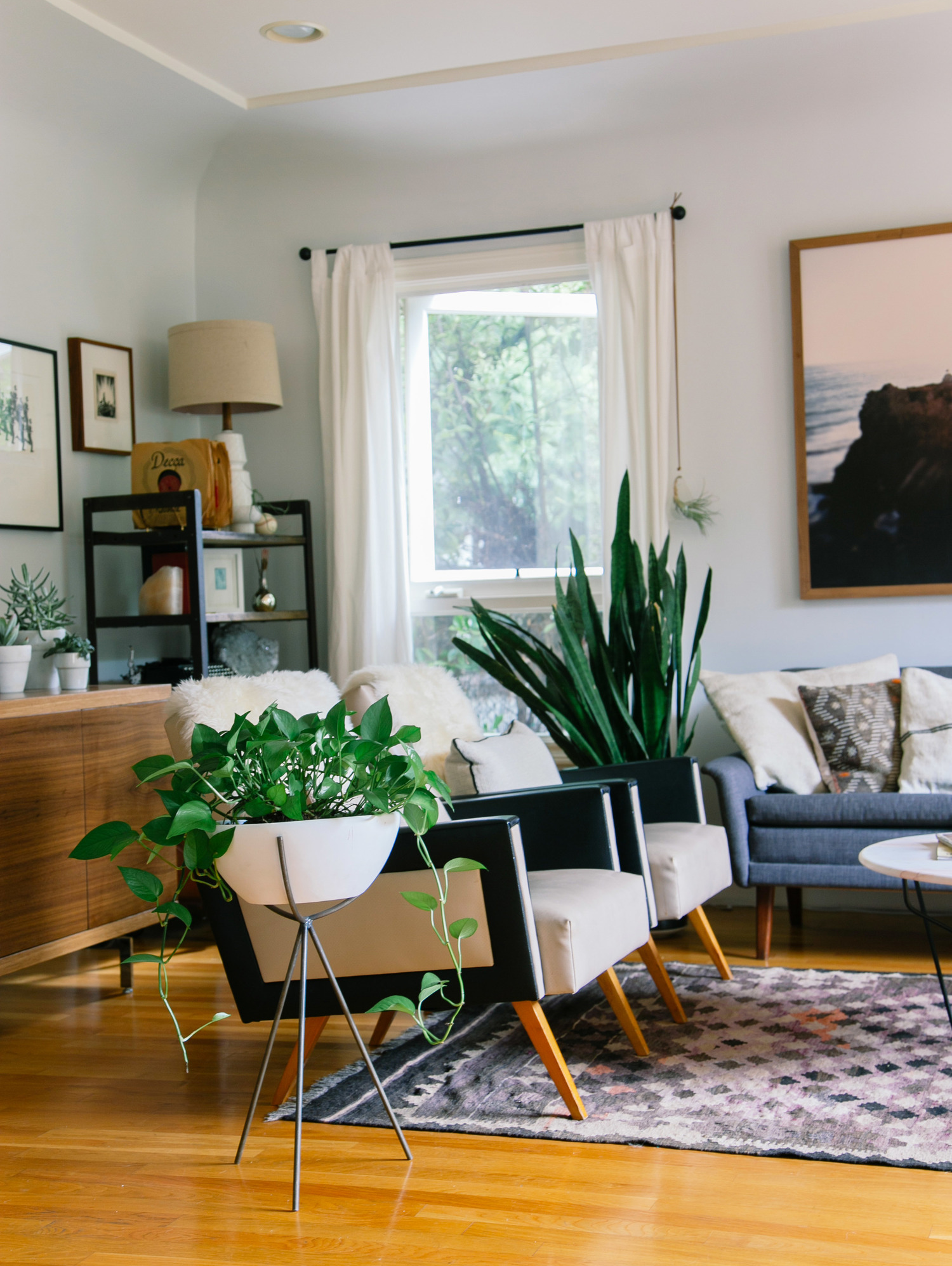 Kaitlin McHugh's Earthy, Modern Silver Lake Home — OLD BRAND NEW